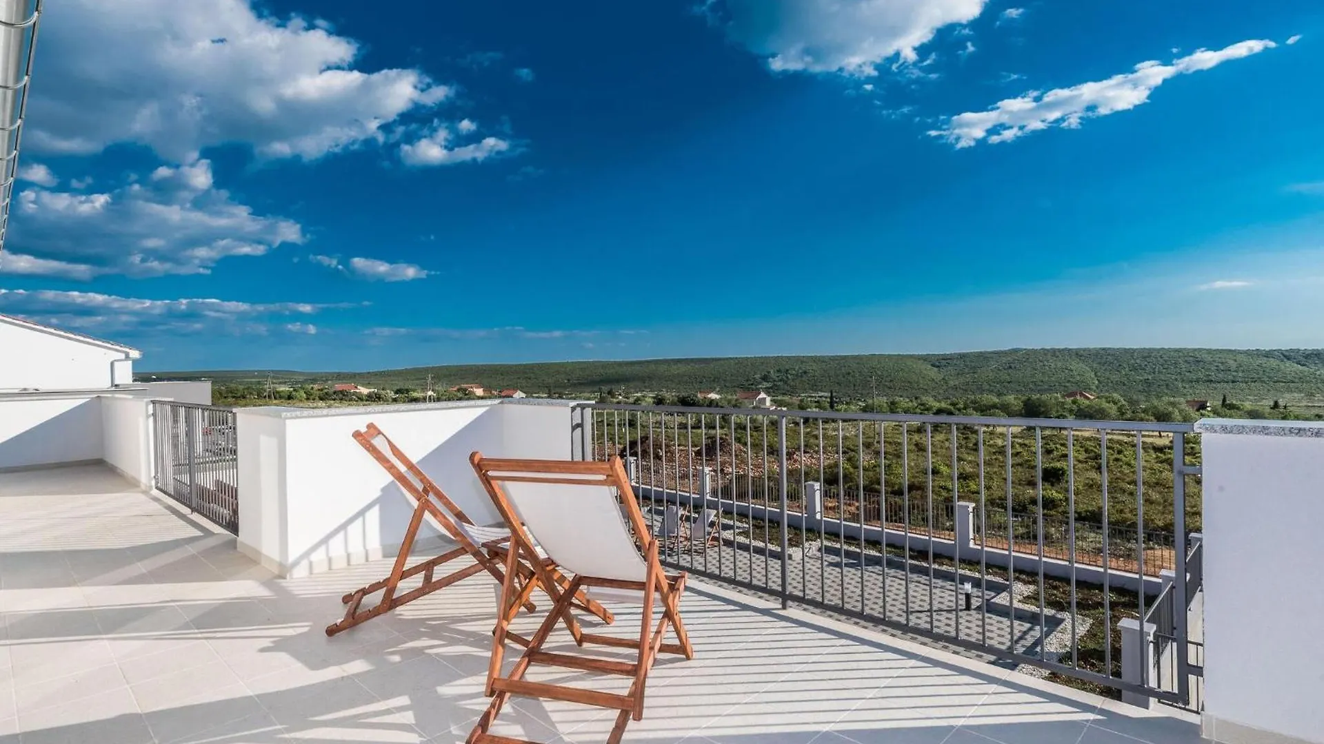 Nicely Decorated Villa With Swimming Pool Sukošan