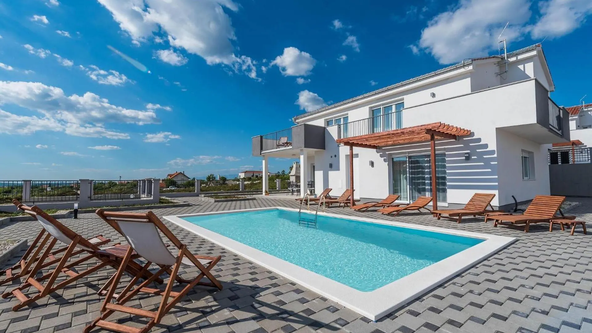 Nicely Decorated Villa With Swimming Pool Sukošan 0*,