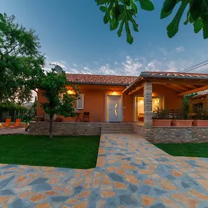 Ferienhaus Bella Casa, Sukošan
