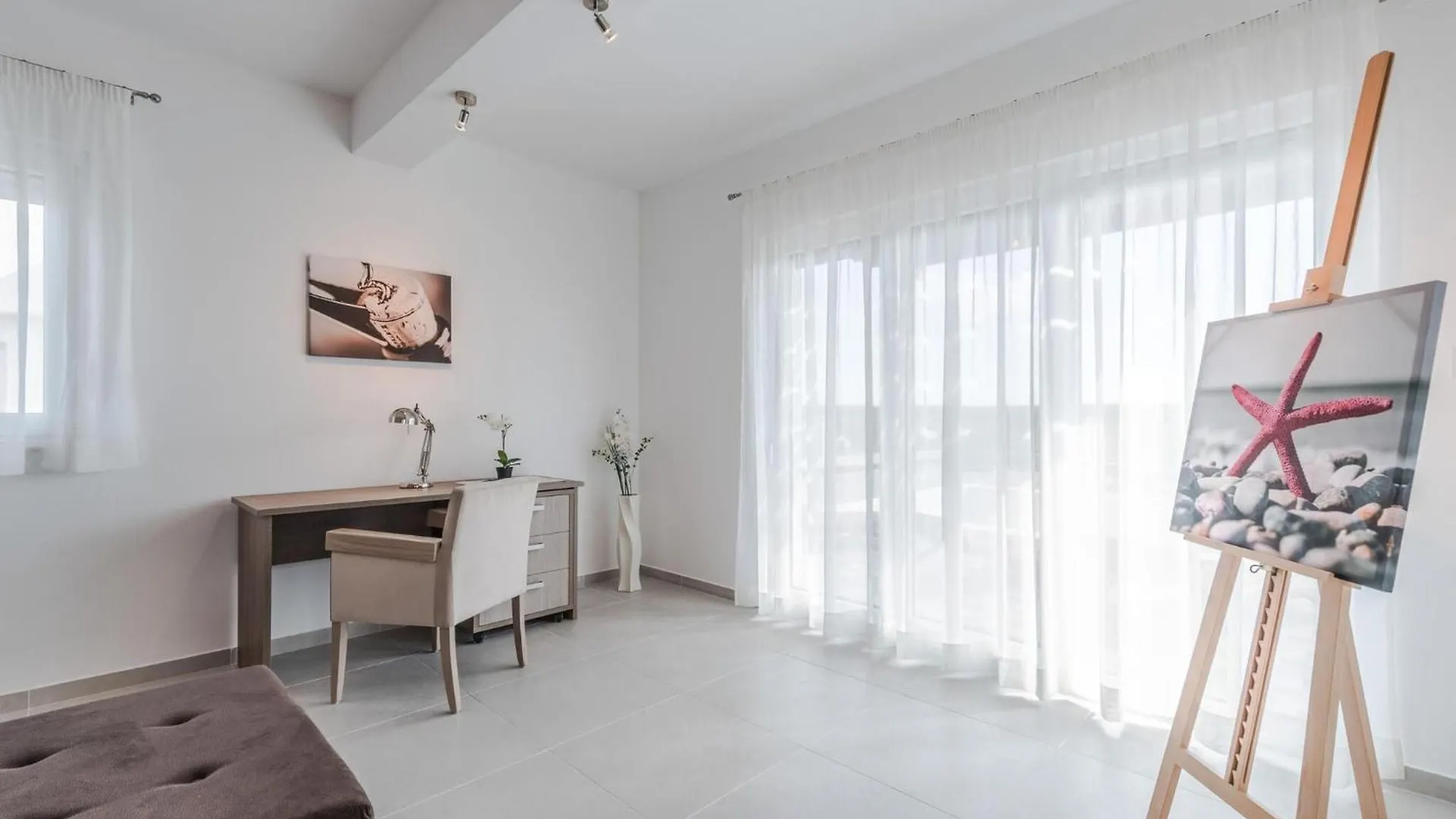 Nicely Decorated Villa With Swimming Pool Sukosan