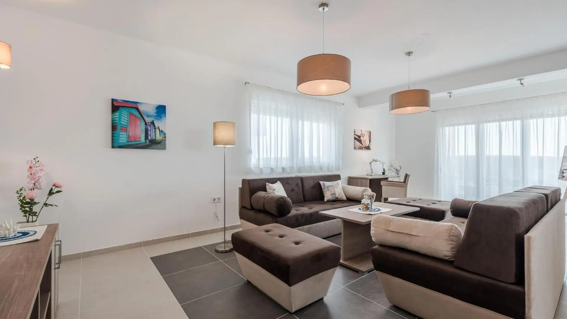 Nicely Decorated Villa With Swimming Pool Sukosan
