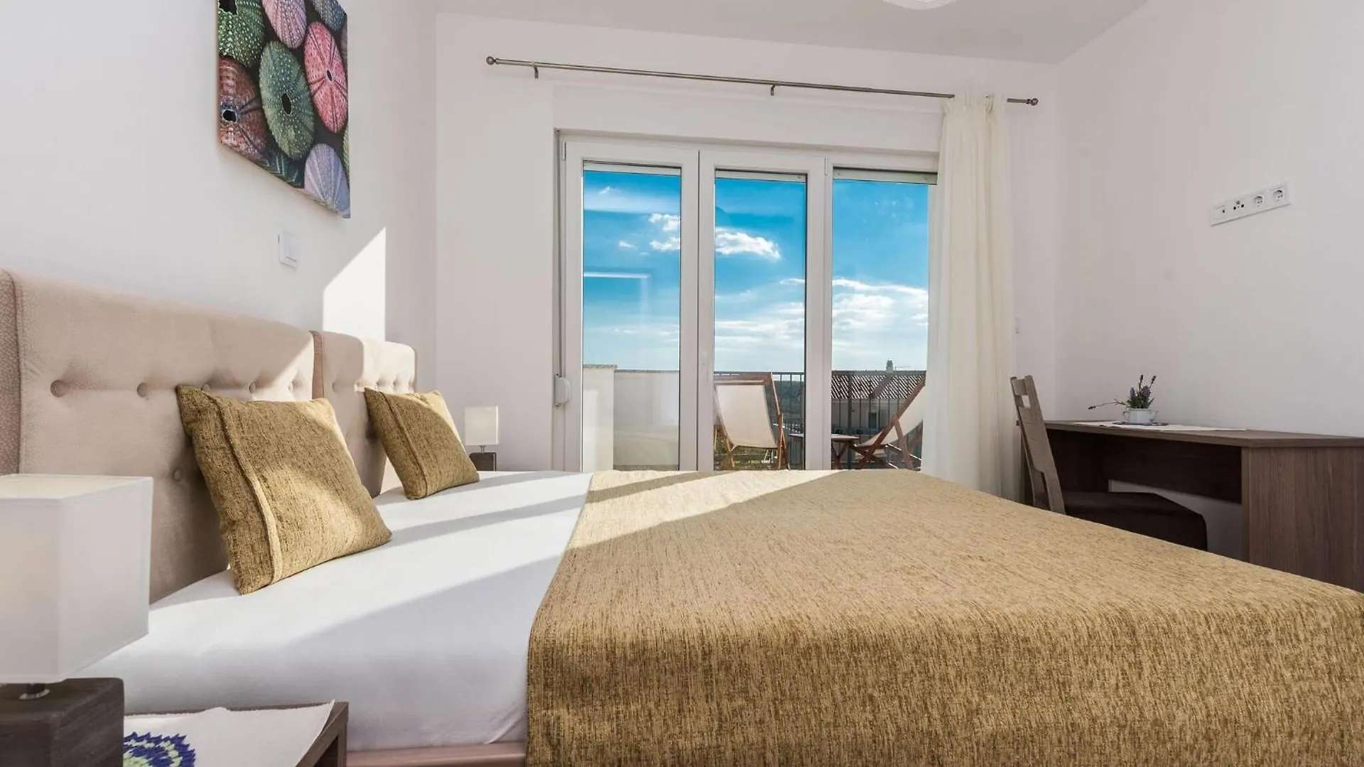 Nicely Decorated Villa With Swimming Pool Sukosan