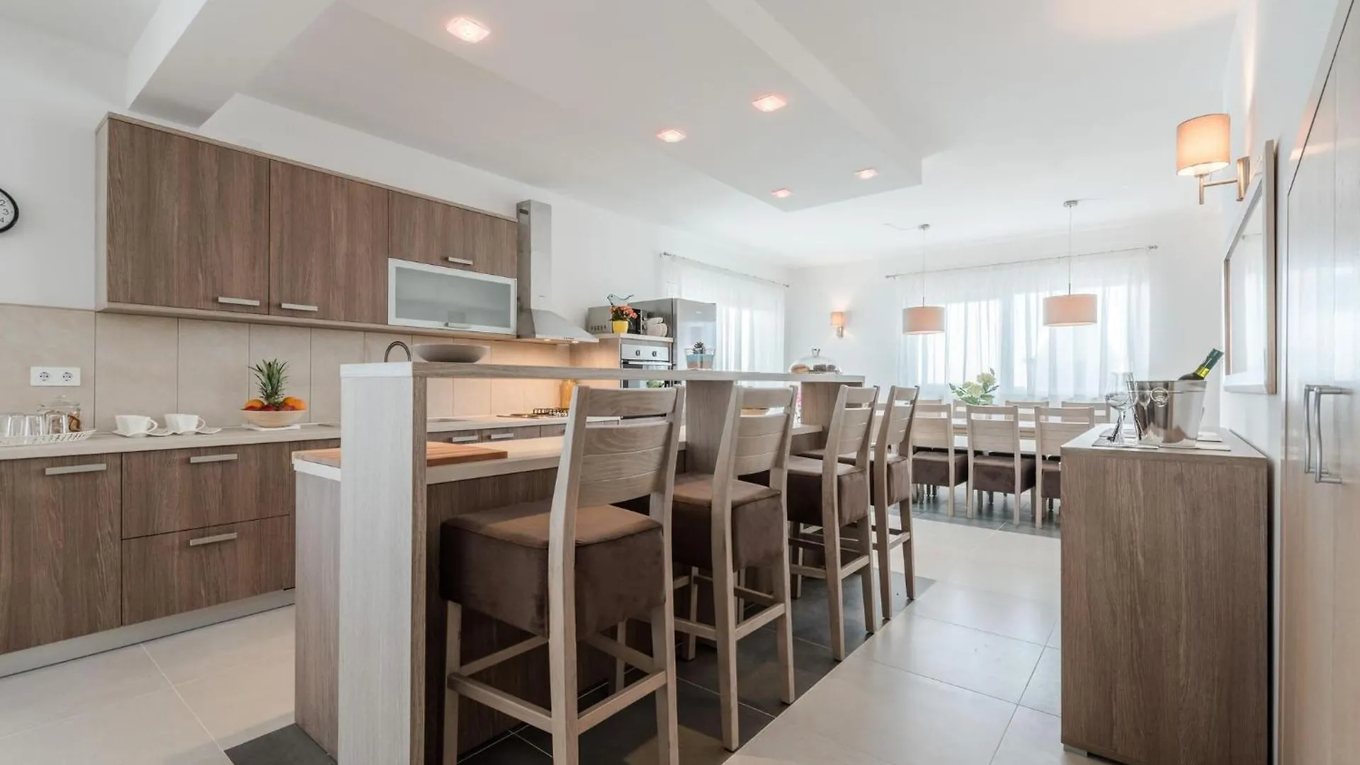 Nicely Decorated Villa With Swimming Pool Sukosan